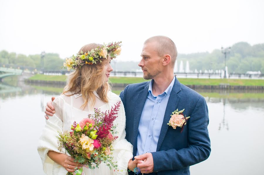 Fotógrafo de casamento Sergey Evseev (photoom). Foto de 8 de novembro 2015