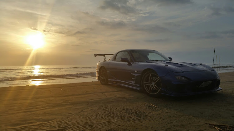 RX-7のドライブ・千里浜なぎさドライブウェイ・夕日に関するカスタム事例の投稿画像1枚目