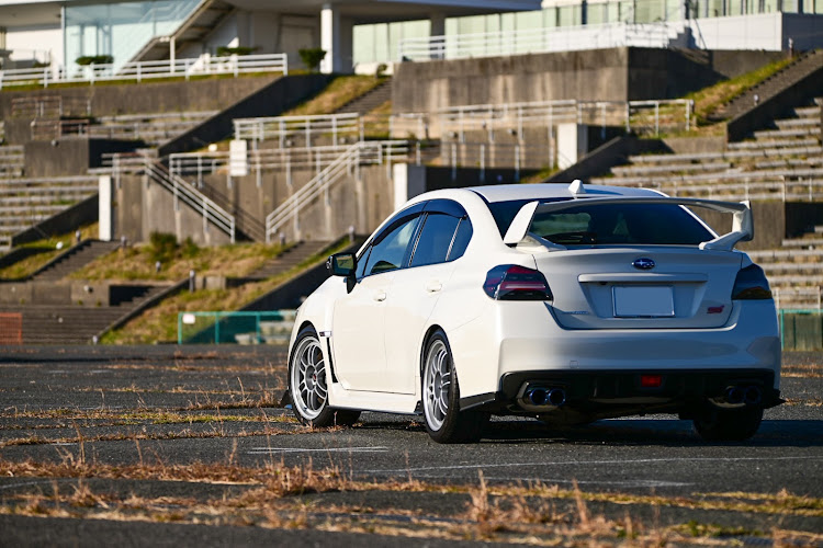 WRX STIの斜め45度後方の美学に関するカスタム事例の投稿画像4枚目