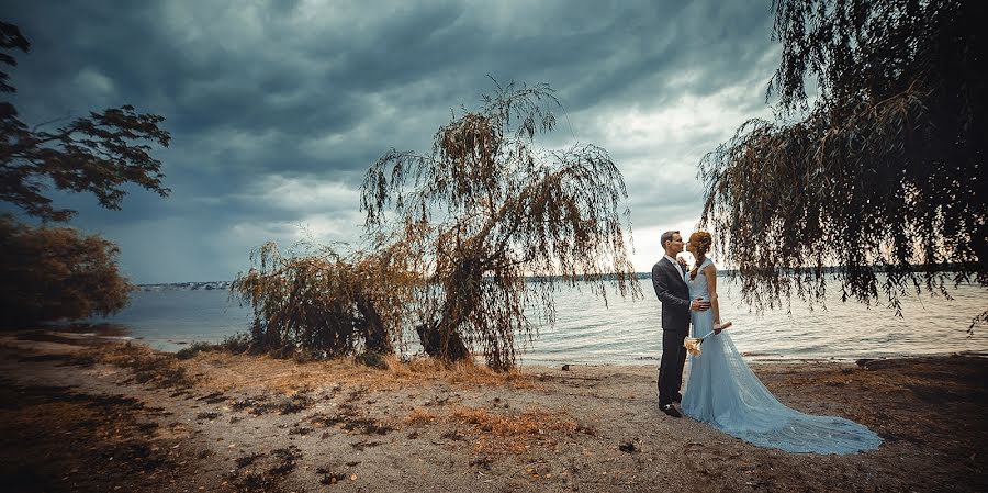 Fotografo di matrimoni Yuriy Bondarev (bondrevura). Foto del 7 ottobre 2014