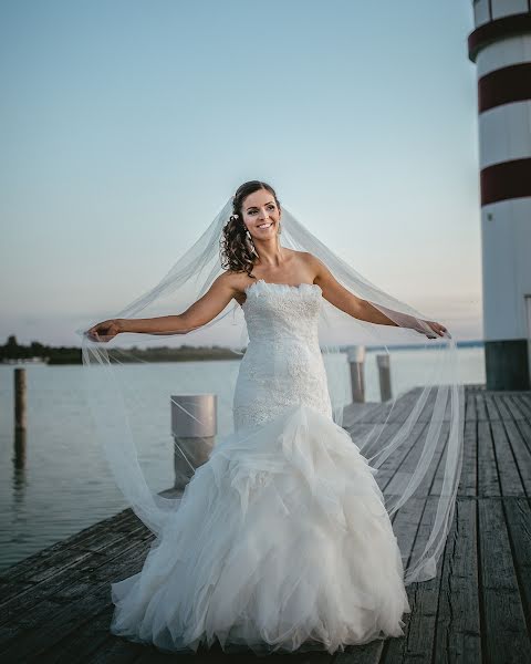 Jurufoto perkahwinan Varga Péter (veszpremwedding). Foto pada 23 Mei 2023