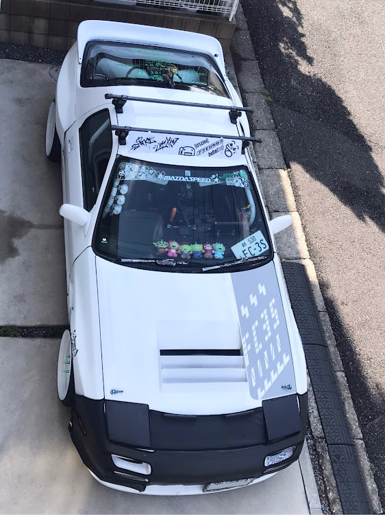 RX-7のフェアリングはじめました・ルーフキャリアがよく似合う(´∀｀)・フェアリングないとさみしい・ルーフキャリア空気抵抗を減らせ・カッコイイFC保存会に関するカスタム事例の投稿画像6枚目