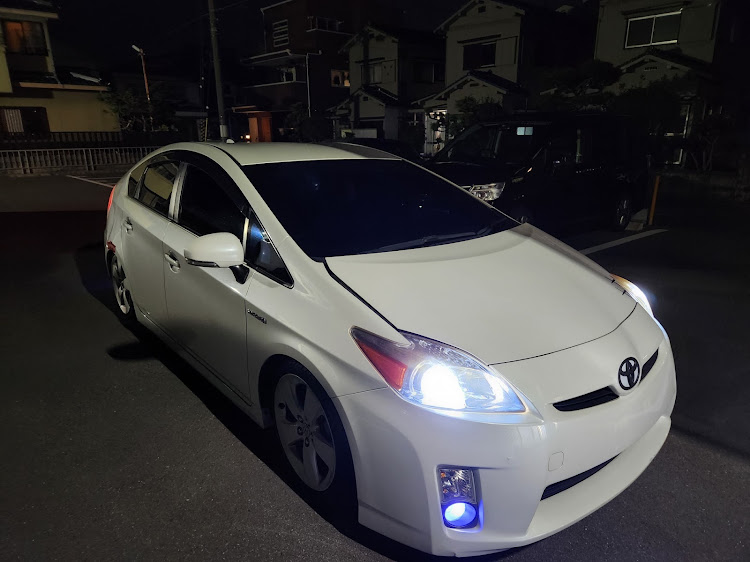 プリウスの50プリウス前期・フルスモ・#フルスモしか勝たんに関するカスタム事例の投稿画像1枚目