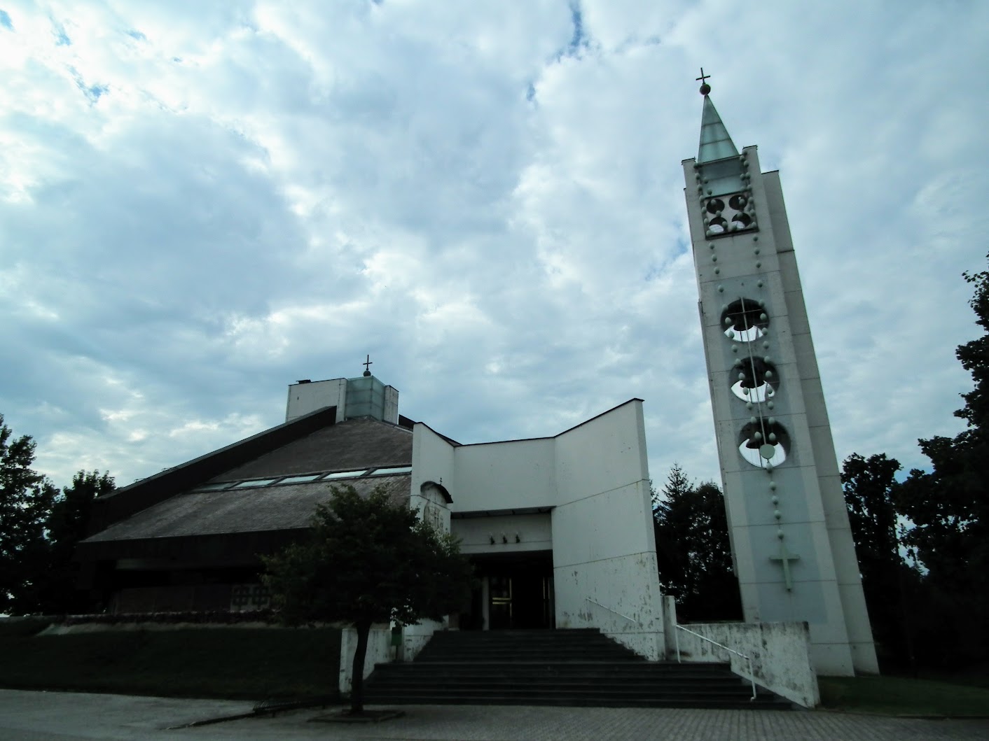 Radenci - cerkev sv. Cirila in Metoda (Szent Cirill és Metód rk. templom)