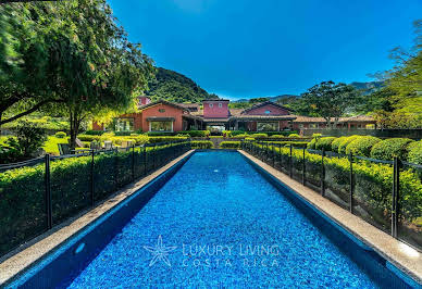 House with pool and terrace 5