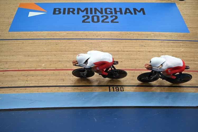 LONDON, ENGLAND - JULY 27: Riders from Team England during practice at the velodrome ahead of the Birmingham 2022 Commonwealth Games on July 27, 2022 on the London, England. (Photo by Justin Setterfield/Getty Images)