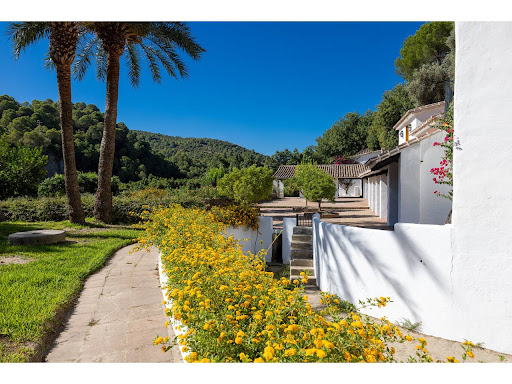Farmhouse with pool 2