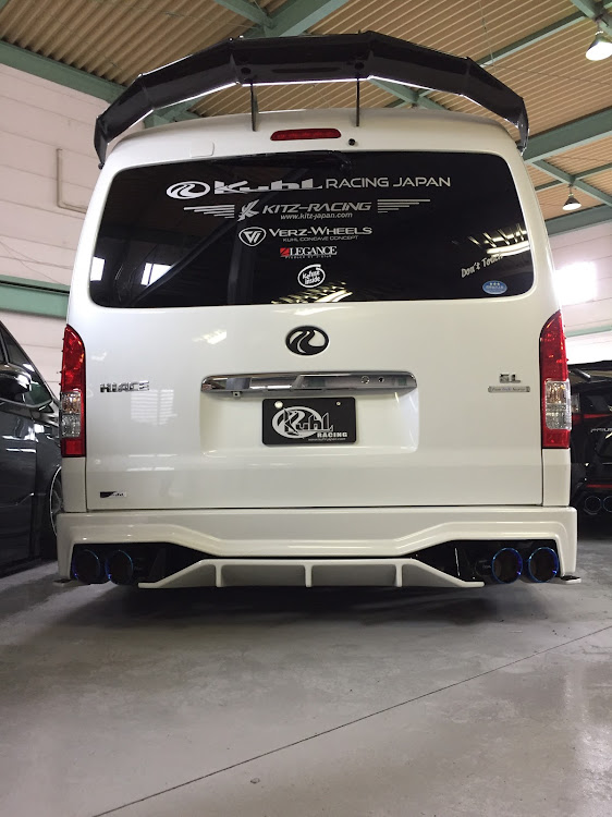 ハイエースバンの無加工スマホ撮り・オープ二ングセール・クールレーシング・自分の車は恥ずかしくって一緒に載せられないに関するカスタム事例の投稿画像4枚目