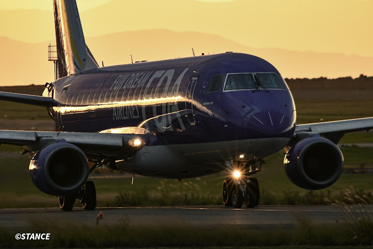 フィットの二兎を追う者は一兎をも得ず・ノーカメラ ノーライフ・新潟空港・流し撮りは難しいなぁ…・写真って難しいなぁ…に関するカスタム事例の投稿画像12枚目