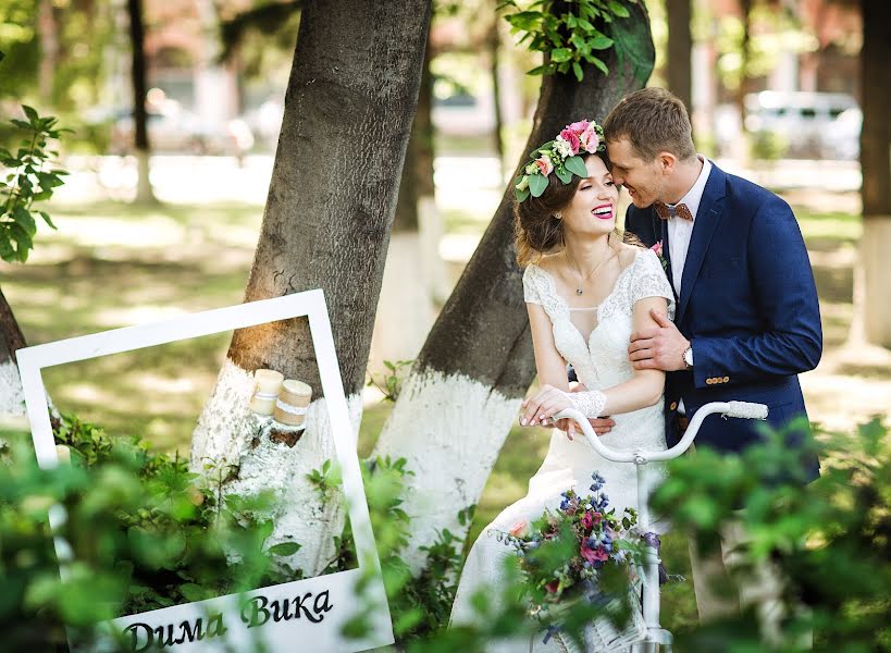 Fotografo di matrimoni Oksana Ladygina (oxanaladygina). Foto del 16 luglio 2016