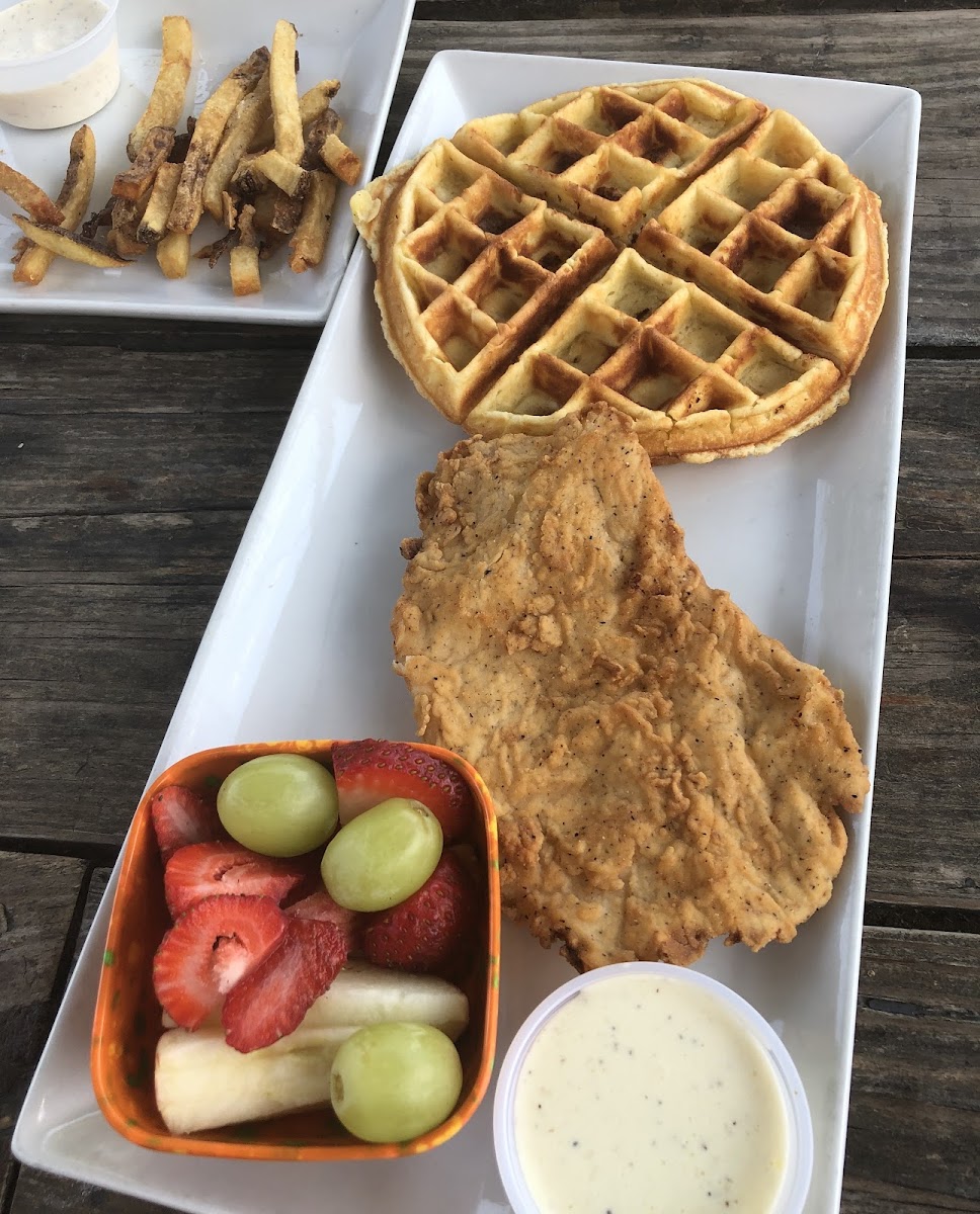 CHICKEN & WAFFLE