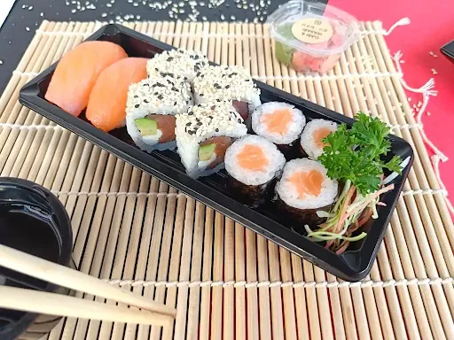 Salmon Paradise Box (10 Pcs)