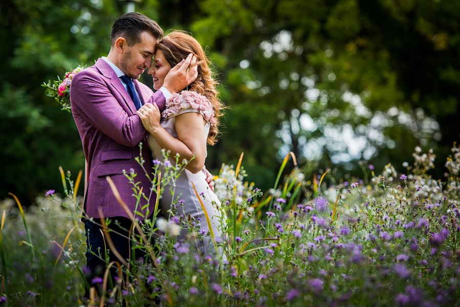 Fotógrafo de casamento Ionut Draghiceanu (draghiceanu). Foto de 16 de março 2020