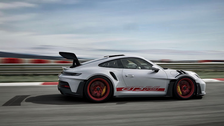 The doors, front wings, roof and front lid are all made from CFRP. As such the GT3 RS tips the scales at just 1,450kg.