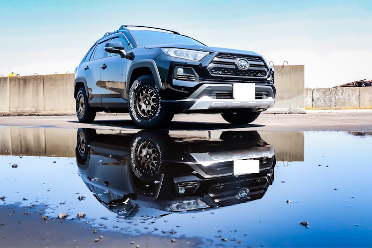 RAV4の右斜め前写真展に関するカスタム事例の投稿画像1枚目
