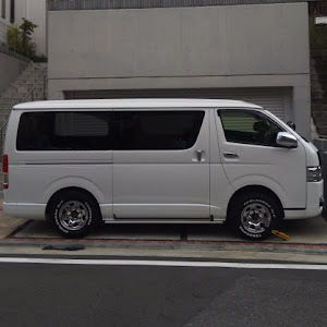 ハイエースバン GDH206V