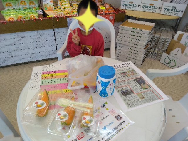 エルフトラックの福岡～大阪～名古屋～大洗港～苫小牧港へ2tで仕事がてら家族旅行・フラワーガーデンかみふらのでラベンダー畑・普通に道路のど真ん中に鹿さん親子・北海道ラーメン・富良野メロンと夕張メロンの食べ比べに関するカスタム事例の投稿画像16枚目