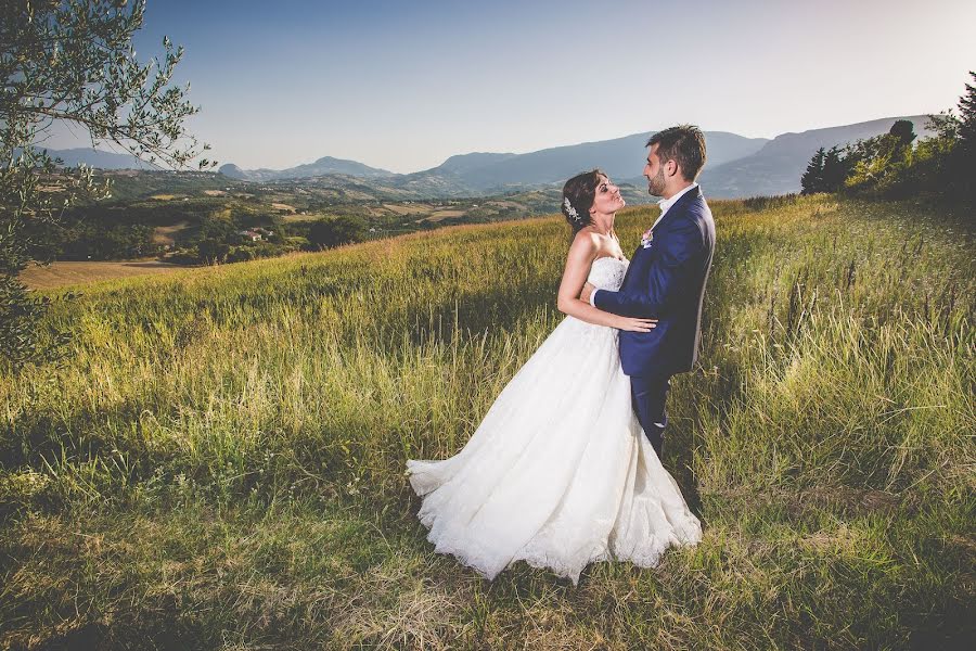 Wedding photographer Sandro Odoardi (studioimp). Photo of 1 February 2018