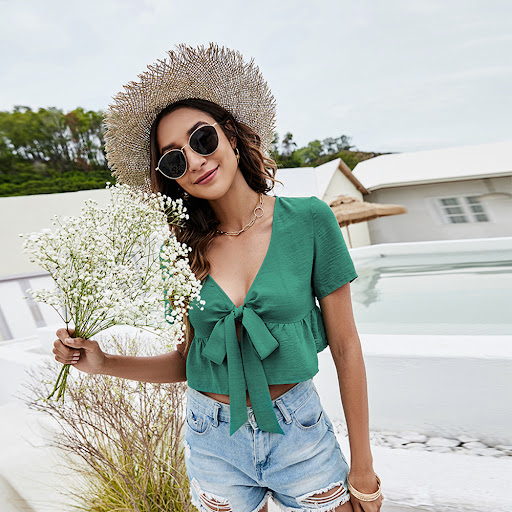 Title 3, Short Sleeve V Neck Cropped Bow Top