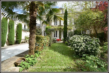 maison à Saint-Jean-d'Angély (17)