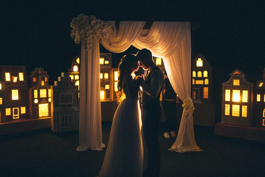 Fotografo di matrimoni Roman Urumbaev (eyesnv). Foto del 3 luglio 2016