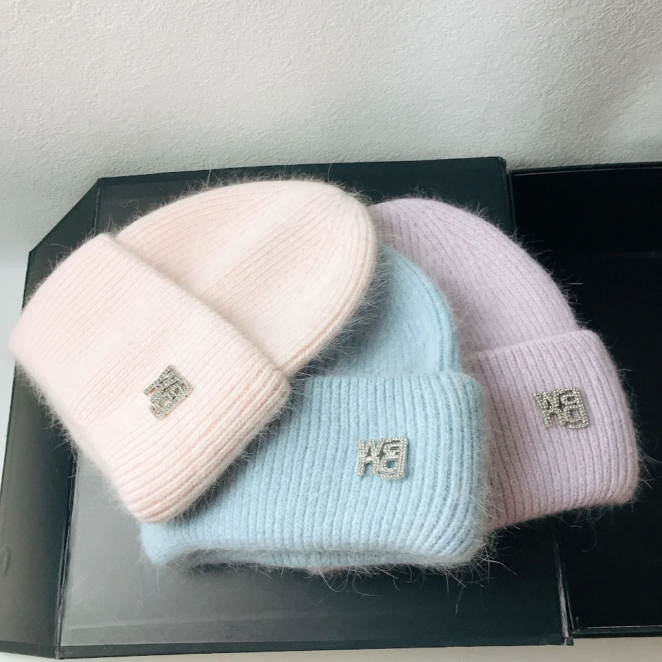 Gestrickte Mütze aus Kaninchenhaar mit doppelter Krempe