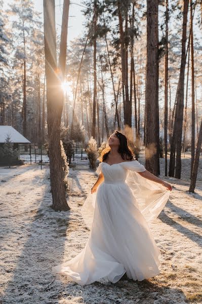 Fotografo di matrimoni Elena Mil (millenaphoto). Foto del 6 dicembre 2022