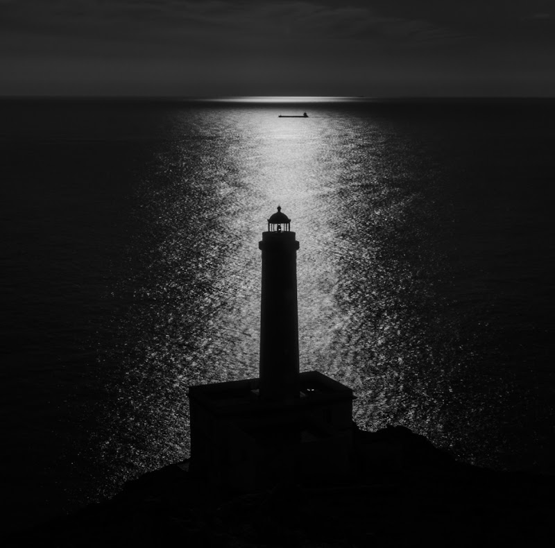 il faro e la luce di fernando rugge