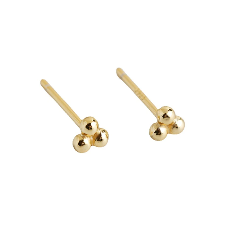 Orecchini a lobo in argento S925 a pois semplici e freschi per studenti — Accessorio perfetto per un look quotidiano, comodo ed elegante.