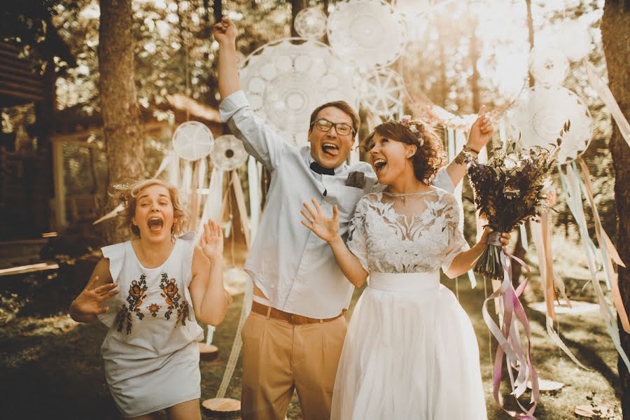 Fotógrafo de casamento Elizaveta Kovaleva (weddingingerman). Foto de 3 de abril 2018