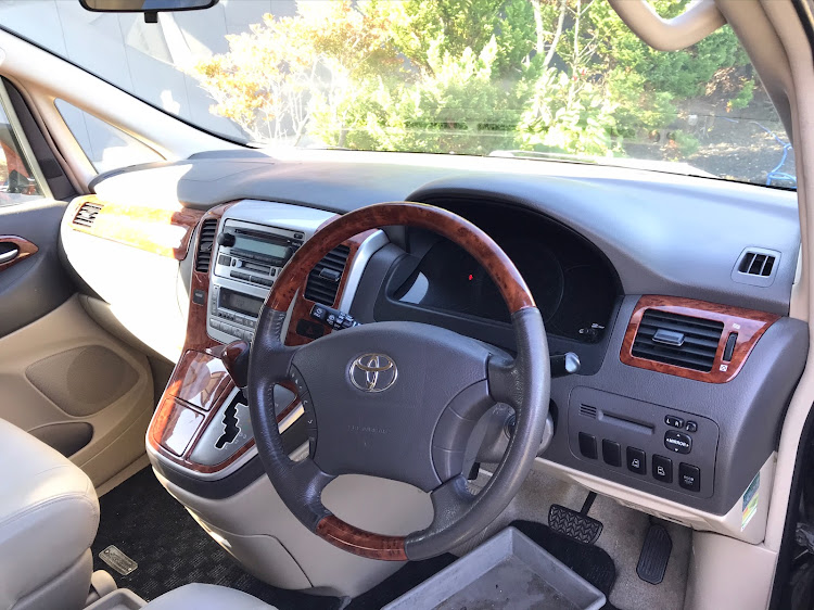 アルファードの10月も宜しくお願いします・DIY・洗車に関するカスタム事例の投稿画像3枚目