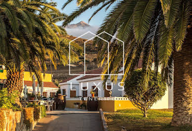 Villa avec piscine et terrasse 4