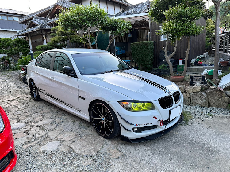 3シリーズ セダンの変なBMW・センスはオカンの腹の中に忘れて来た・e90後期・目立ちたがり屋・久しぶりの連休⤴⤴に関するカスタム事例の投稿画像3枚目