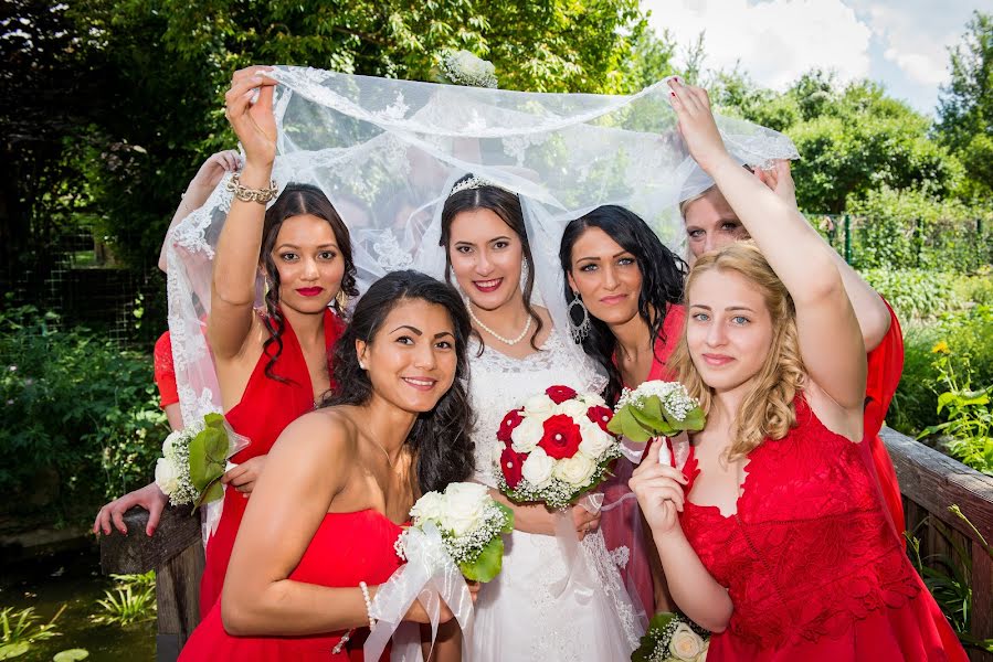 Fotografo di matrimoni Halil Tosun (tosun). Foto del 23 giugno 2017