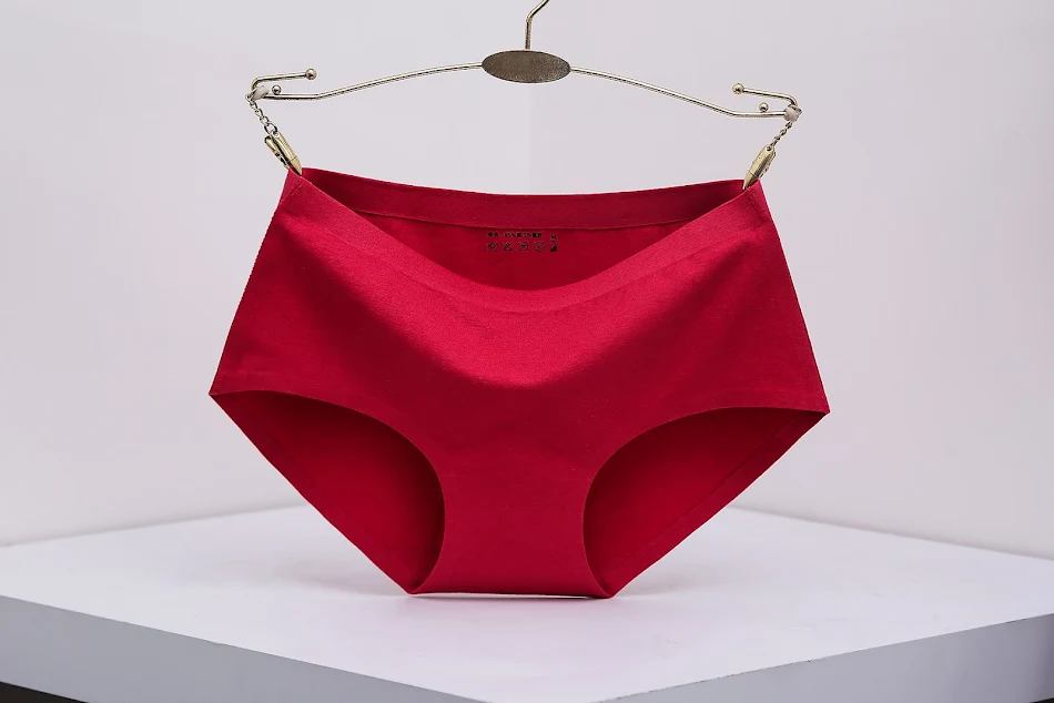 Damen nahtlose Baumwoll-Slips mit mittlerer Taille, sexy Unterwäsche aus einem Stück für bequemen, unsichtbaren Halt den ganzen Tag.