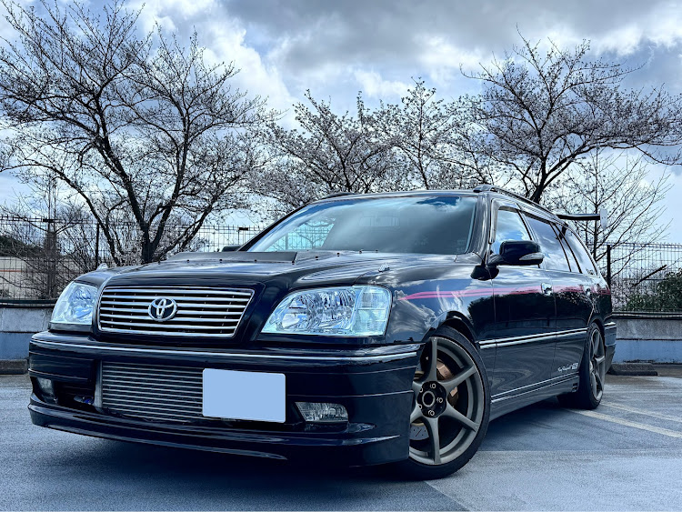 クラウンエステートのサクラと愛車・4月もよろしくお願い致します🌸・桜とコラボに関するカスタム事例の投稿画像1枚目