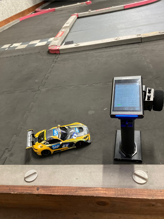 sc1288さんが投稿したミニッツ　rwd・エンジンスターター・ベンチプレス・不正改造車取締月間・pd usbに関するカスタム事例の投稿画像4枚目