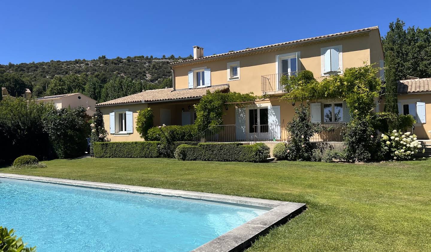 House with pool and terrace Saint-Saturnin-lès-Apt