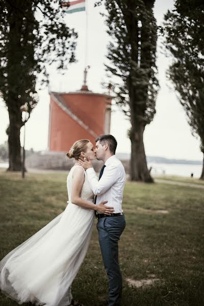 Wedding photographer Adrienn Viszmeg (adriennviszmeg). Photo of 28 August 2019