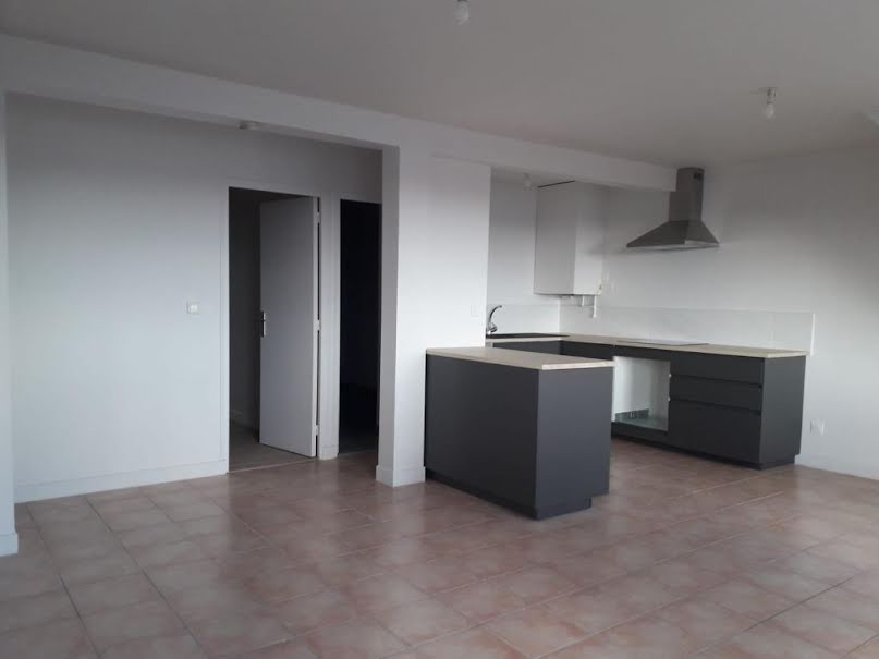 Location  appartement 3 pièces 70 m² à Lanester (56600), 1 000 €