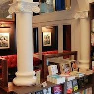 Moooon River Cafe & Books