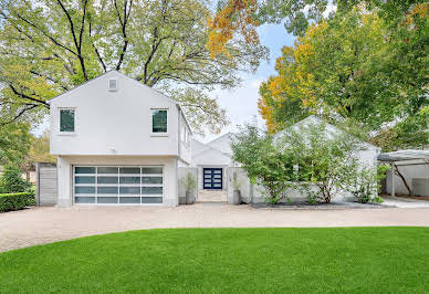 House with pool and garden 13