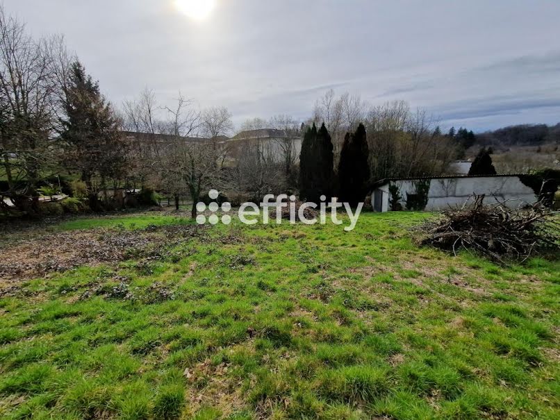 Vente terrain  1703 m² à Uzerche (19140), 26 180 €