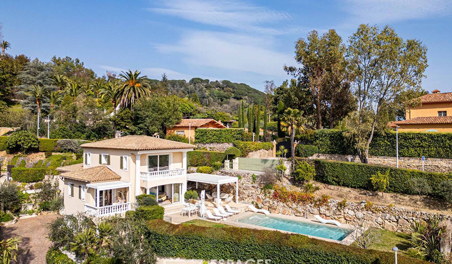 House with pool and terrace Cannes la bocca