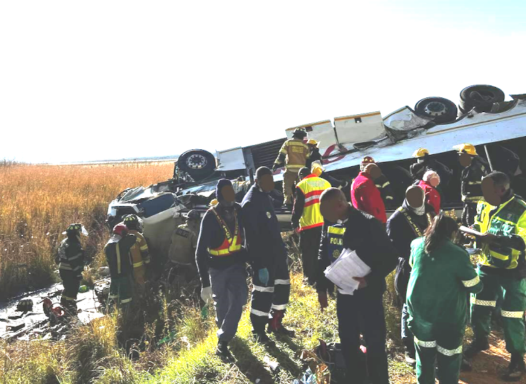 Ten people were killed, 11 sustained critical injuries and 54 minor to moderate injuries when a bus crashed on the N3 in Grootvlei on Sunday morning.