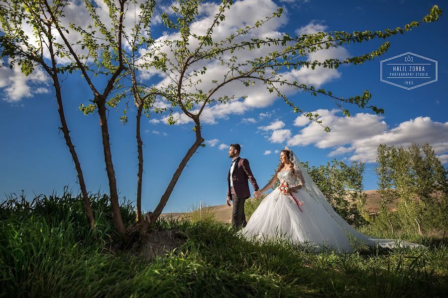 Fotógrafo de casamento Halil Zorba (zorbaoskar). Foto de 11 de abril 2018