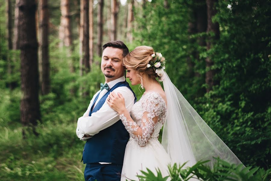 Fotógrafo de casamento Anna Meleschuk (annmell). Foto de 10 de março 2019