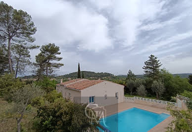 Villa avec piscine et terrasse 1