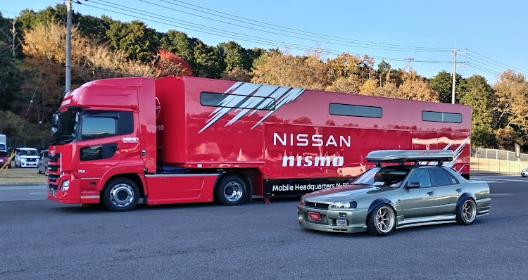スカイラインの223Style・ニスモフェスティバル・あけましておめでとうございます・カモイレーシング・ピックアップされてみたいに関するカスタム事例の投稿画像1枚目
