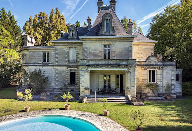 Maison avec piscine et terrasse 16